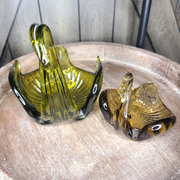Vintage Hand Blown Art Glass Swan Trinket Dishes In Olive Green and Amber - Picture 11 of 12